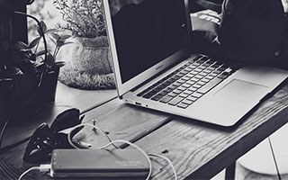 米兰体育入口-传奇车手的最感人赛季回忆，传奇女车手