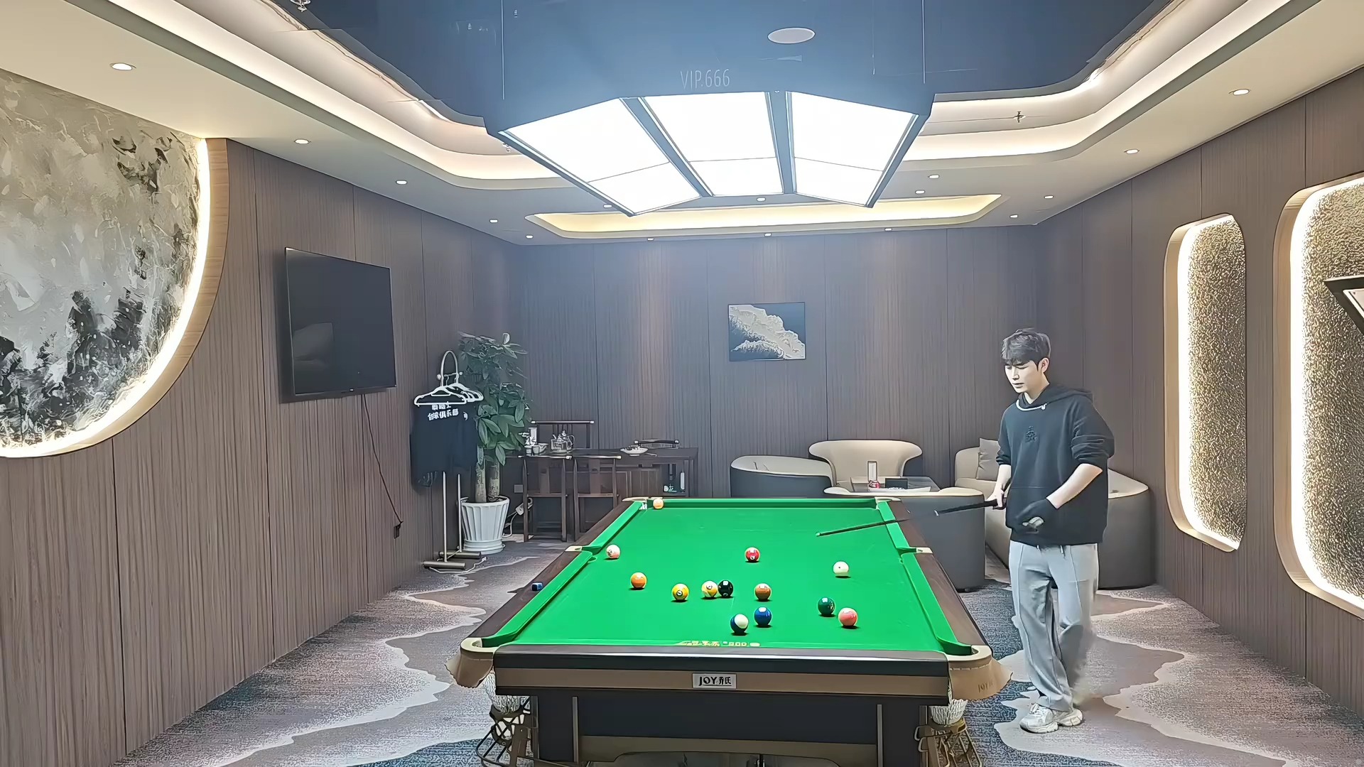 米兰体育网-网红主播现场直播台球比赛