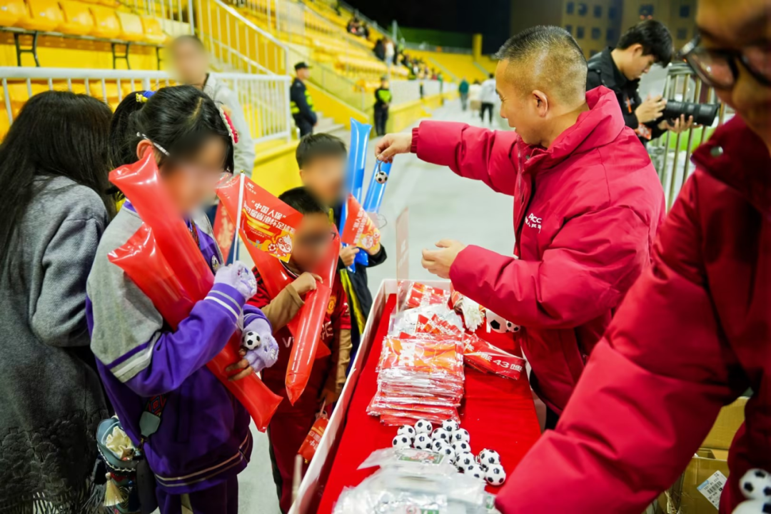 包含现场观众：输出主题纪念品与互动游戏的词条