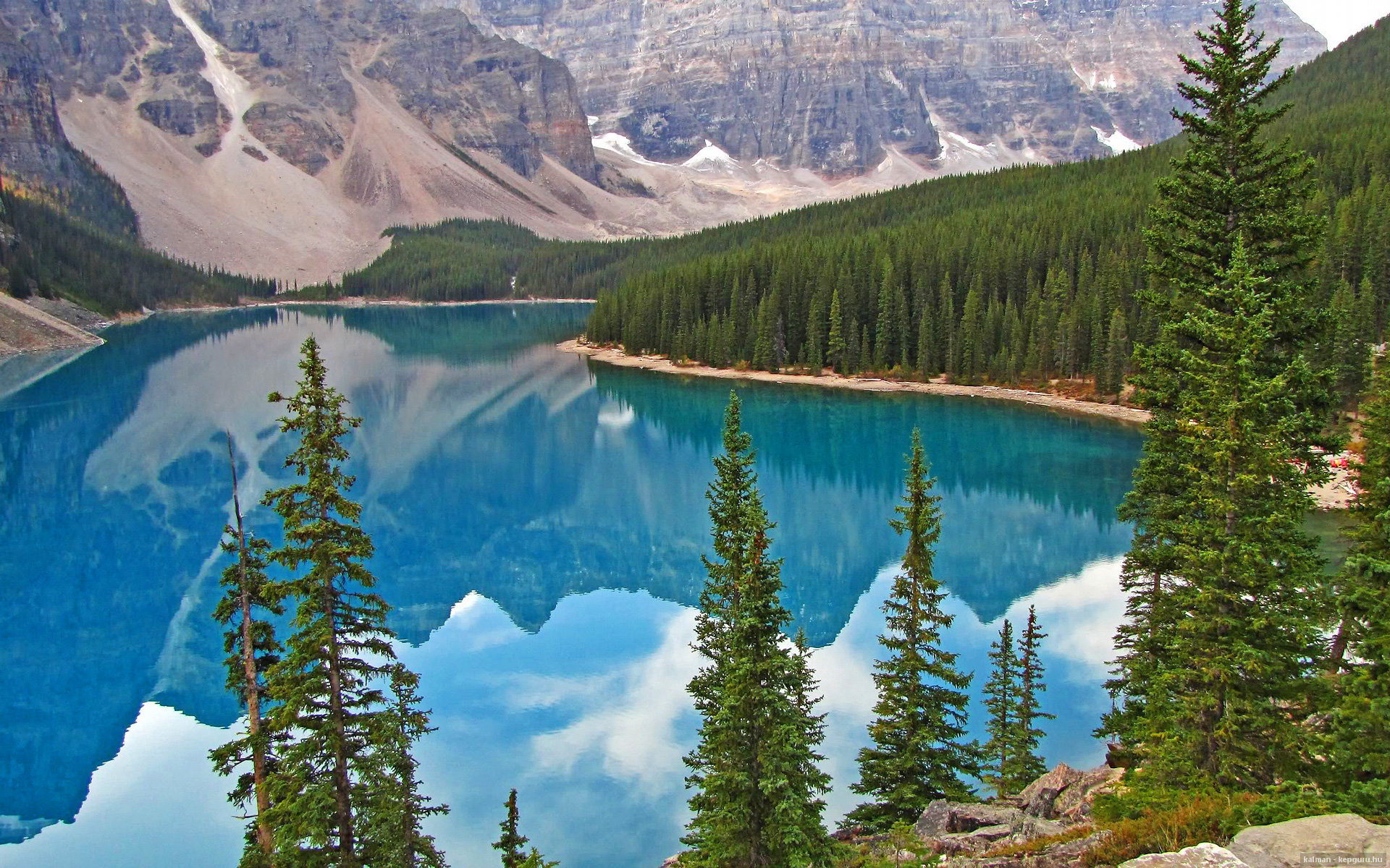 米兰体育官方网站-霍特·巴雷特：凭借精准的远射和完美的传球，成为全黑队不可替代的球员