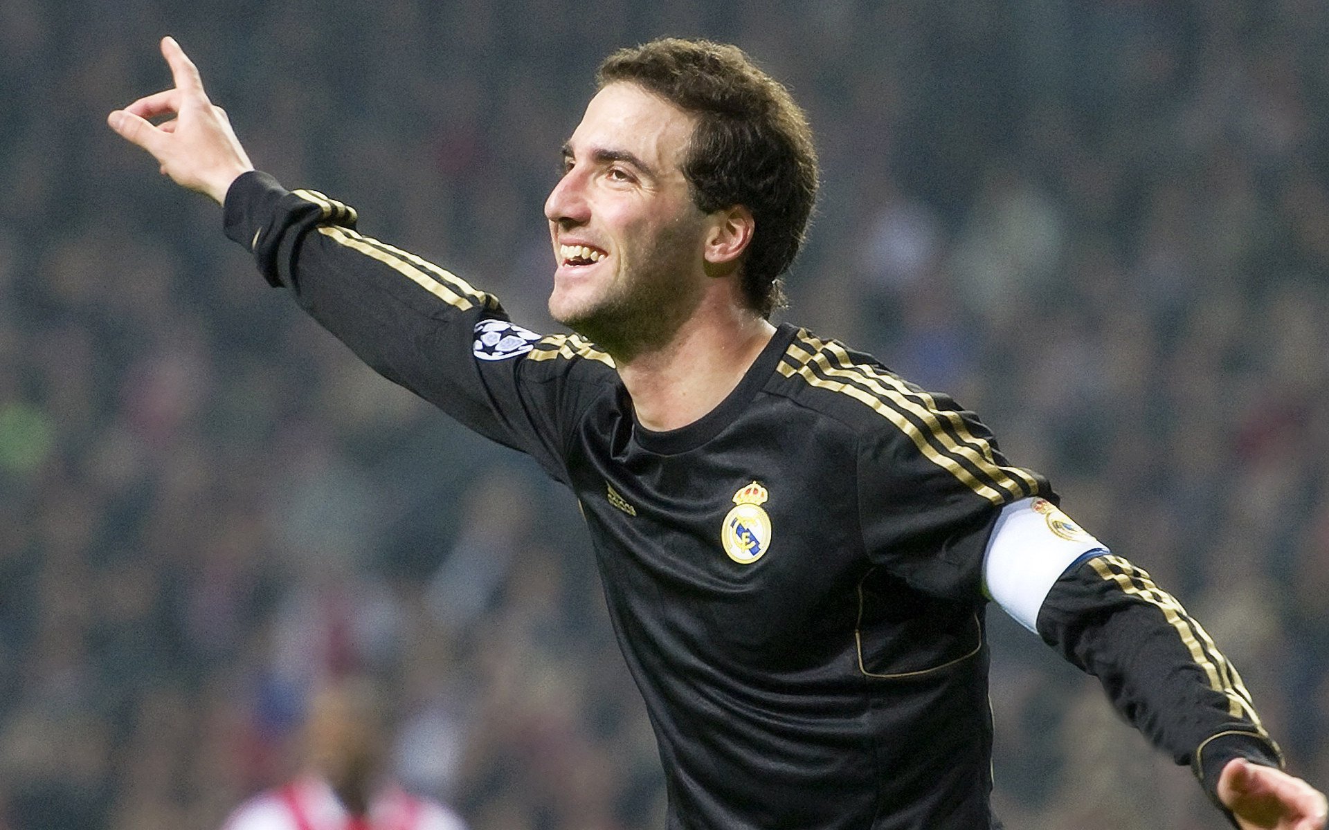 河床17岁新星马斯坦图奥诺引皇马关注,马斯坦古