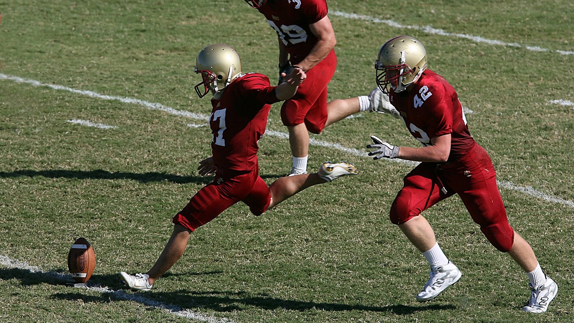 电竞比赛中的运气因素：随机性与策略性