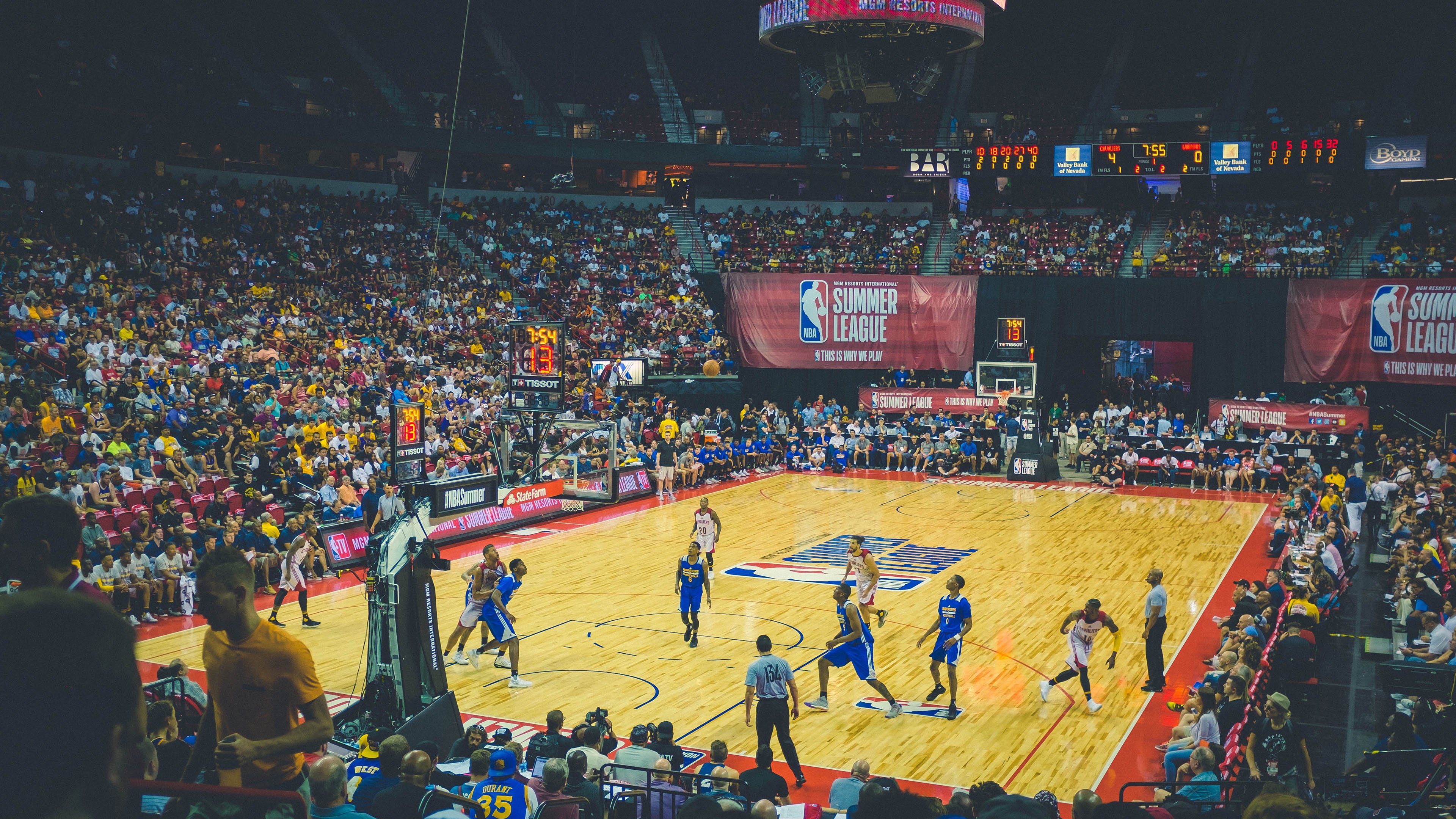 米兰体育联赛-足球青训机构开展海外导师交流计划，国外足球青训营盈利模式